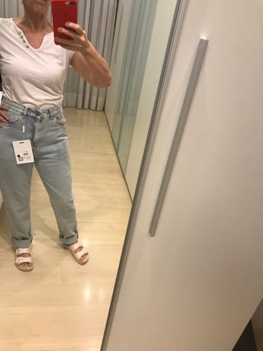 Cláudia S. review of Calça Jeans Mom Jequitibá Azul Claro image 1 out of 1