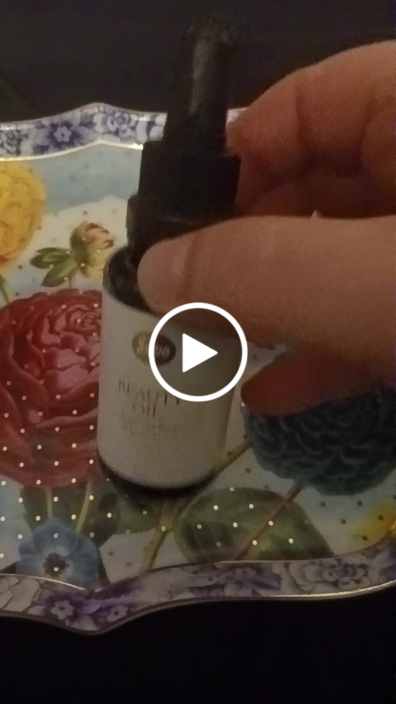 Customer video review of Metsäbiomi Kauneusöljy