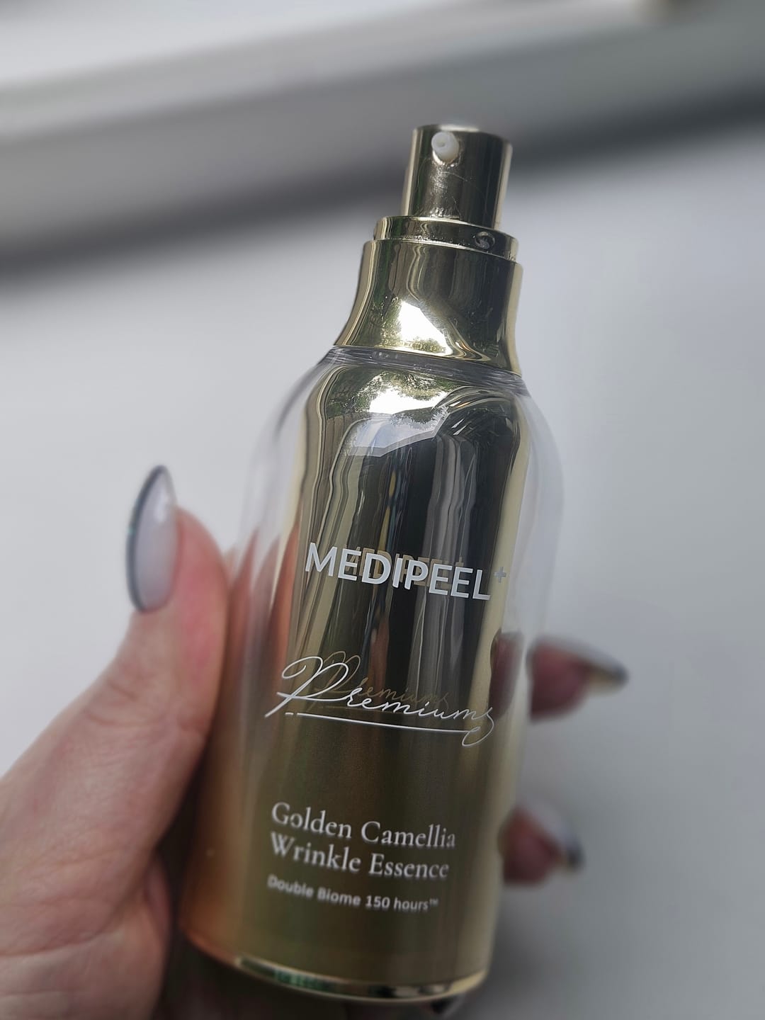 Customer photo review of Esence ar liftinga efektu un kamēlijas ekstraktu Medi-peel Premium Golden Camellia Wrinkle Essence