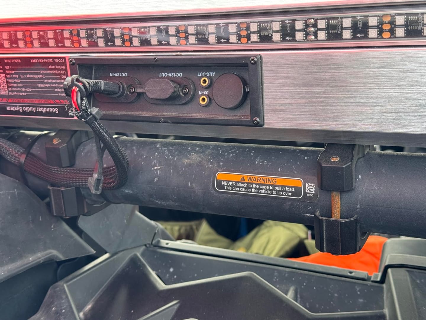 Customer photo review of KEMIMOTO Midnight S80 32" Aluminum 6-Speaker RGB Soundbar Silver