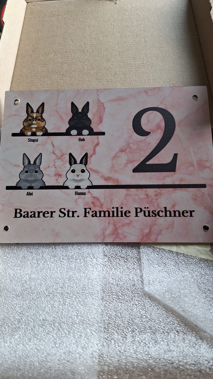 Customer photo review of Hausnummer mit Marmoroptik - Individuelles Türschild