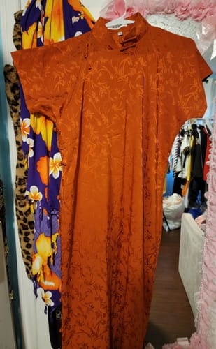 Customer photo review of Tie Xu 铁锈 Rust Red 1930s Satin Floral Short Sleeve Qipao