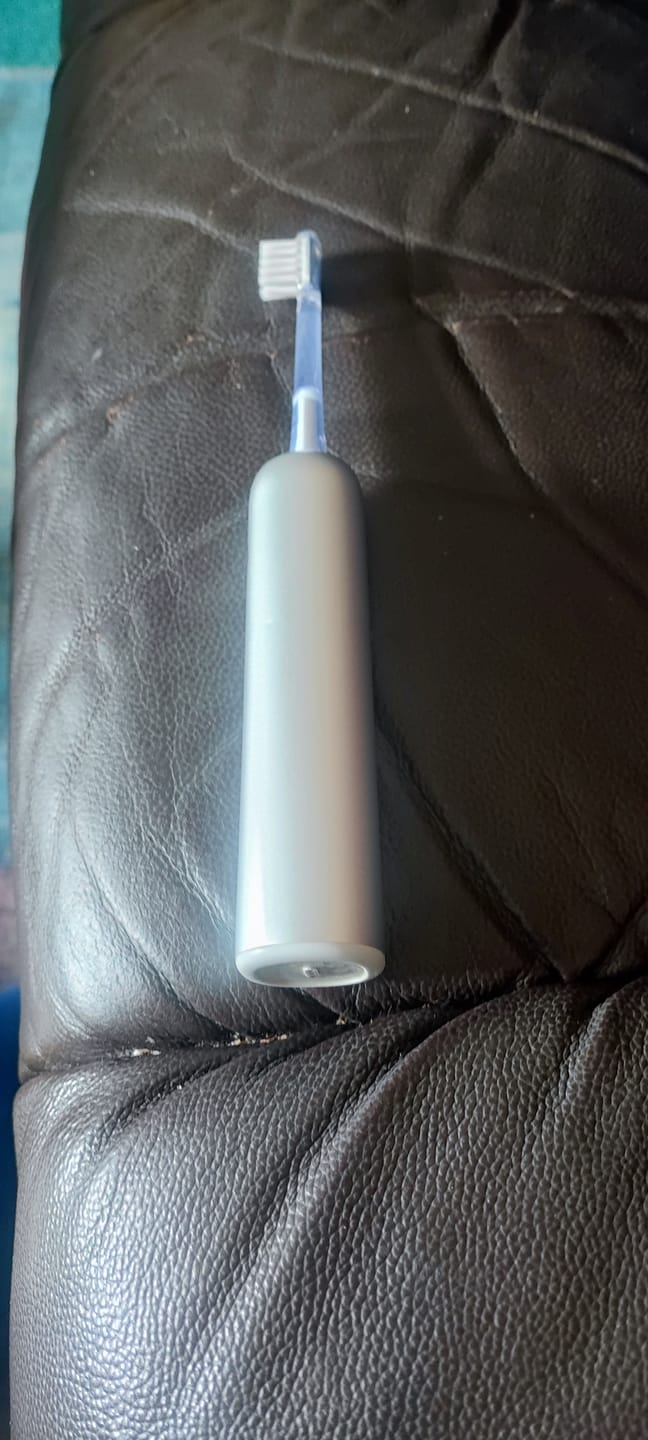 Customer photo review of Laifen Wave Toothbrush Heads