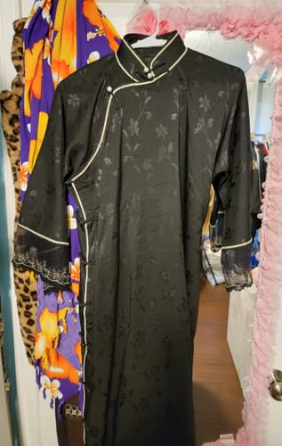 Customer photo review of Jie Geng 桔梗 Wildflower 1920s Black Lace Satin Qipao