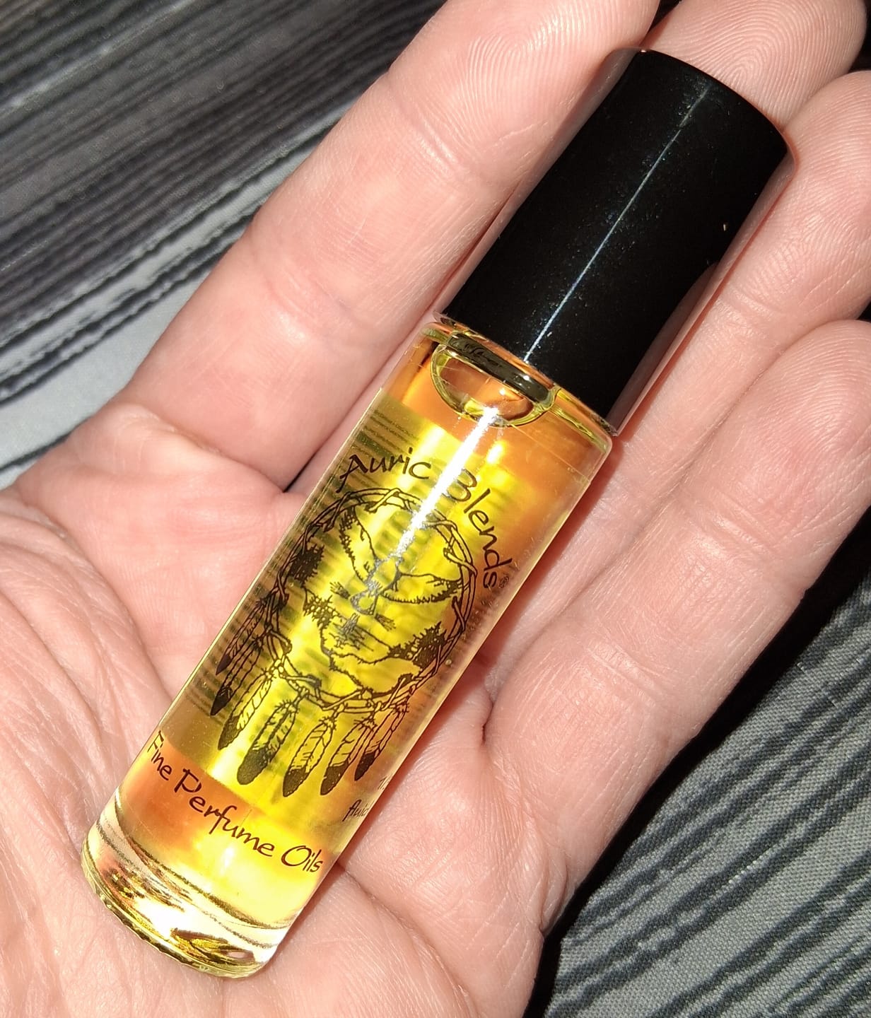 Customer photo review of Auric Blends Roll-On Perfume Oil