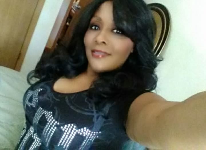 Customer photo review of Sensationnel Glamzy Glueless HD Lace Crown Wig –  TINSY