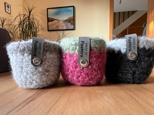 Customer photo review of Personalisierte Labels mit Chicago Screws - Kunstleder-Label mit Schrauben