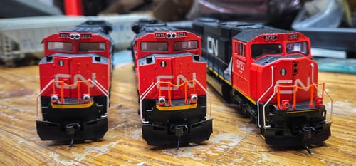 Customer photo review of WalthersMainline 910-11006 HO EMD SD75I - Standard DC - Canadian National #5727