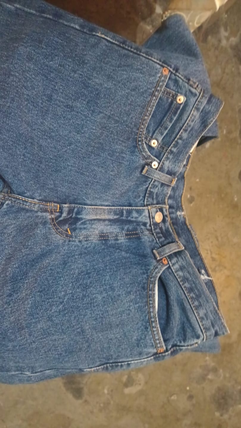 Customer photo review of Pantalon Levis 505 30x30 Recto Azul