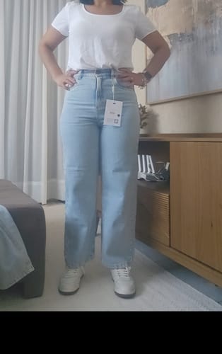 Damaris S. review of Calça Jeans Reta Araçá Azul Claro image 1 out of 1