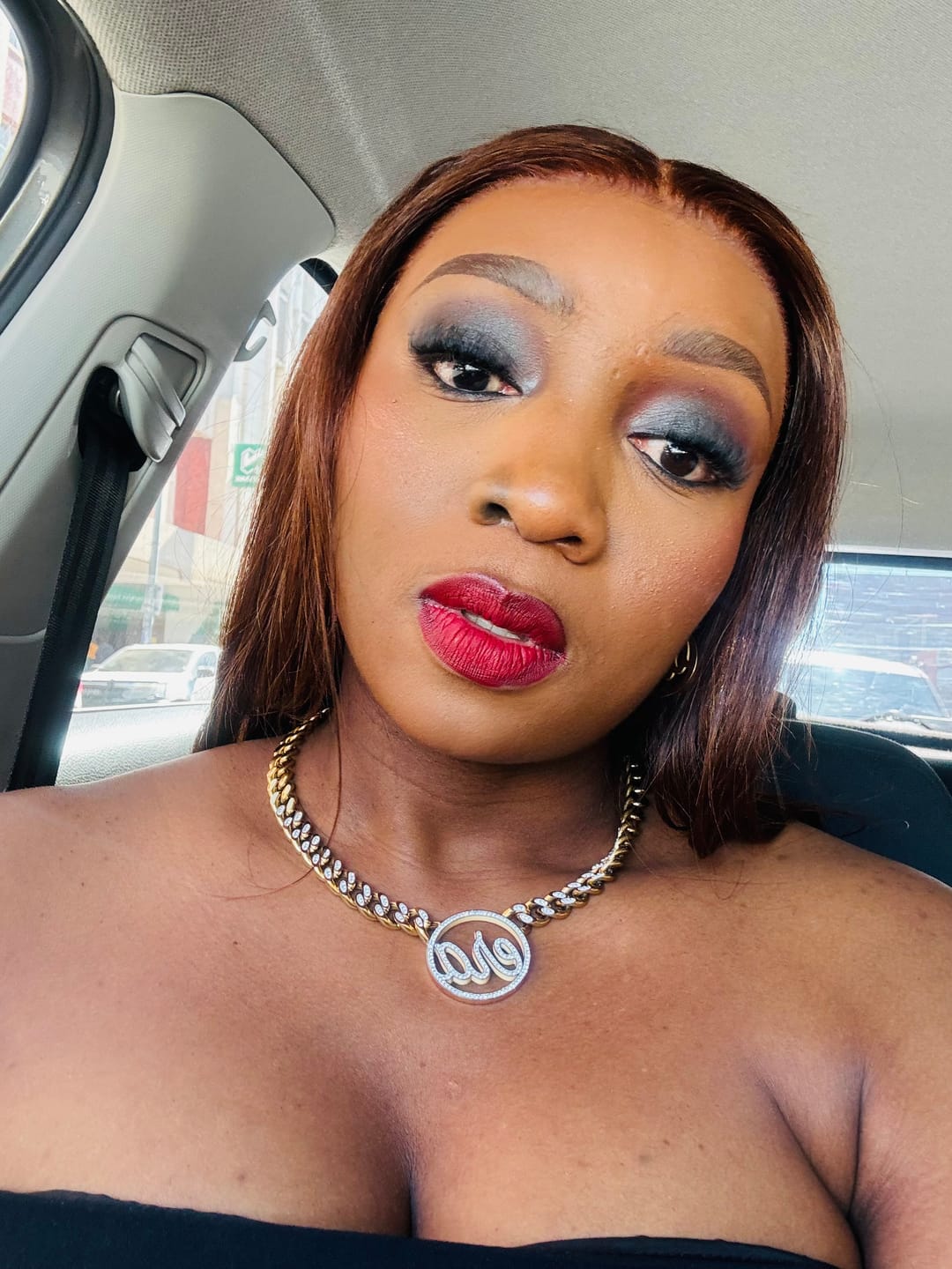 Customer photo review of Era Luxe Gold Choker