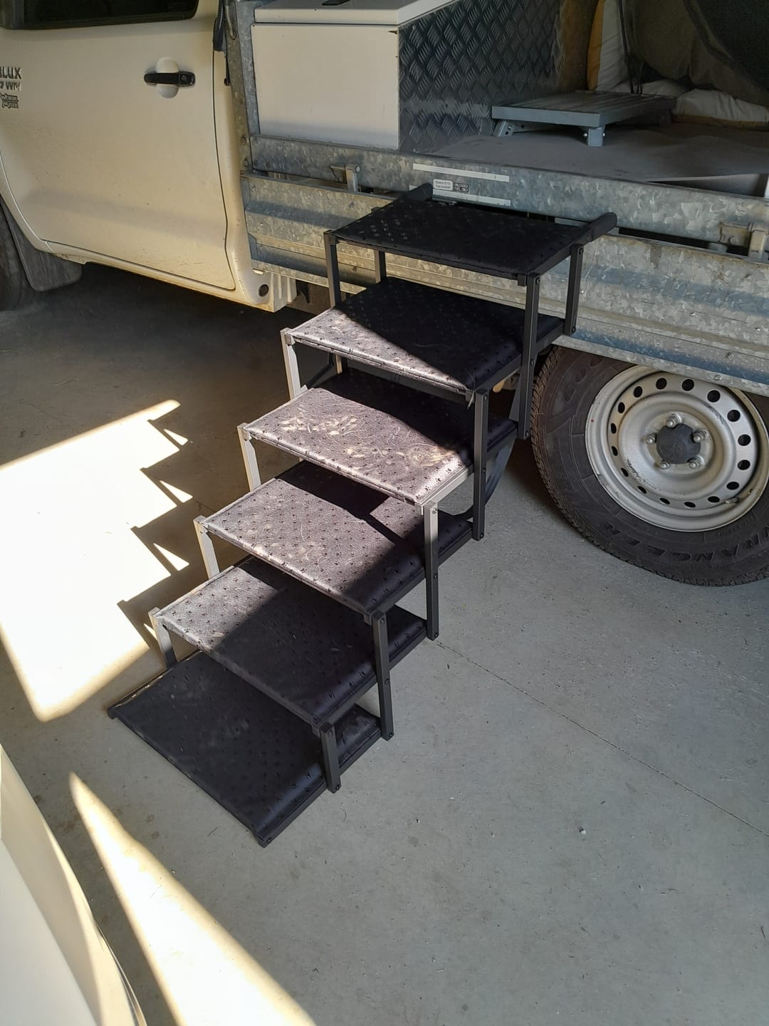 Customer photo review of PaWz Foldable Adjustable Pet Steps for Car & Home