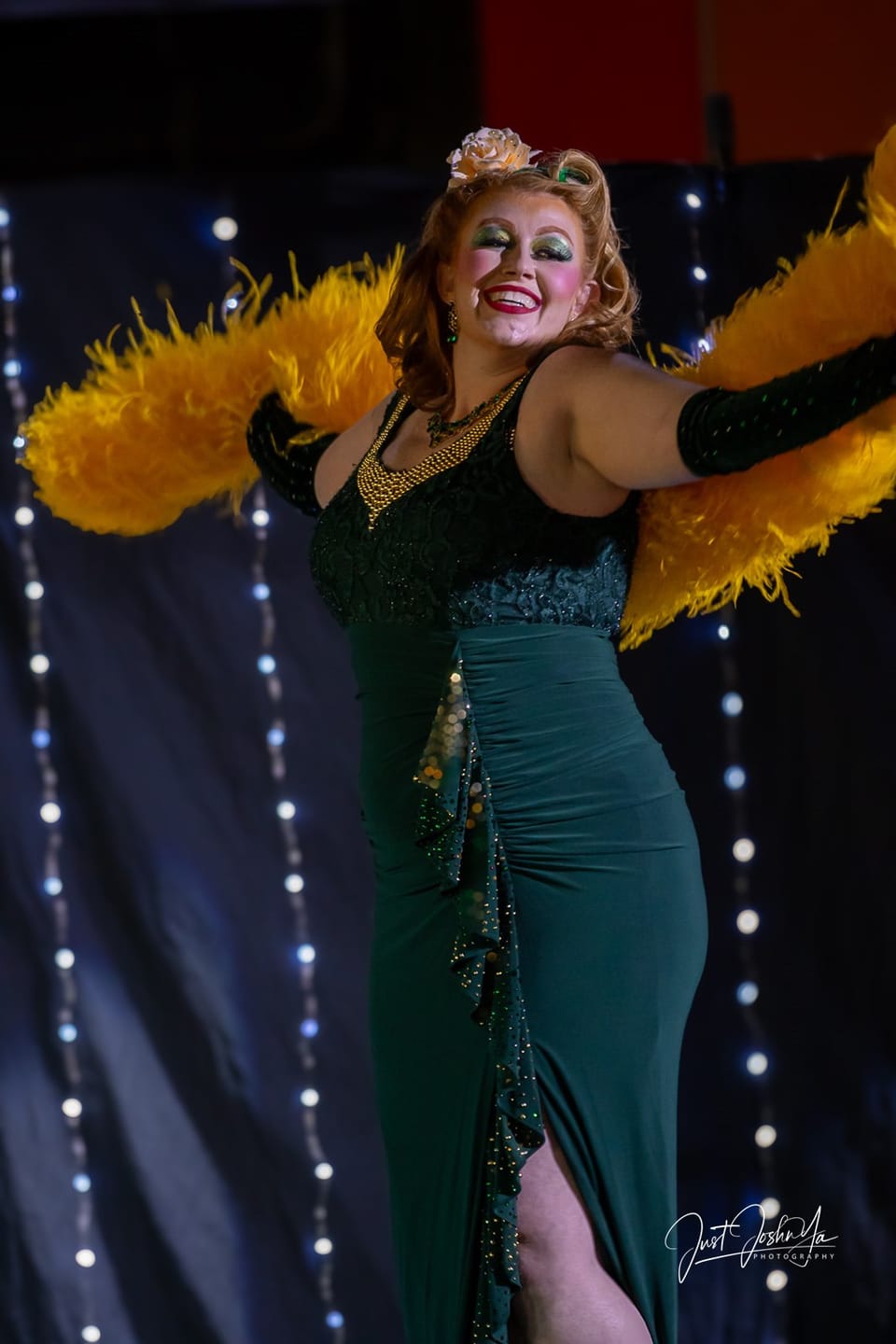 Customer photo review of Ostrich Feather Boa - 18Ply
