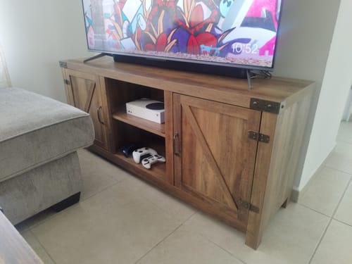 Customer photo review of Mueble de TV con Puerta de Granero de Roble Rústico