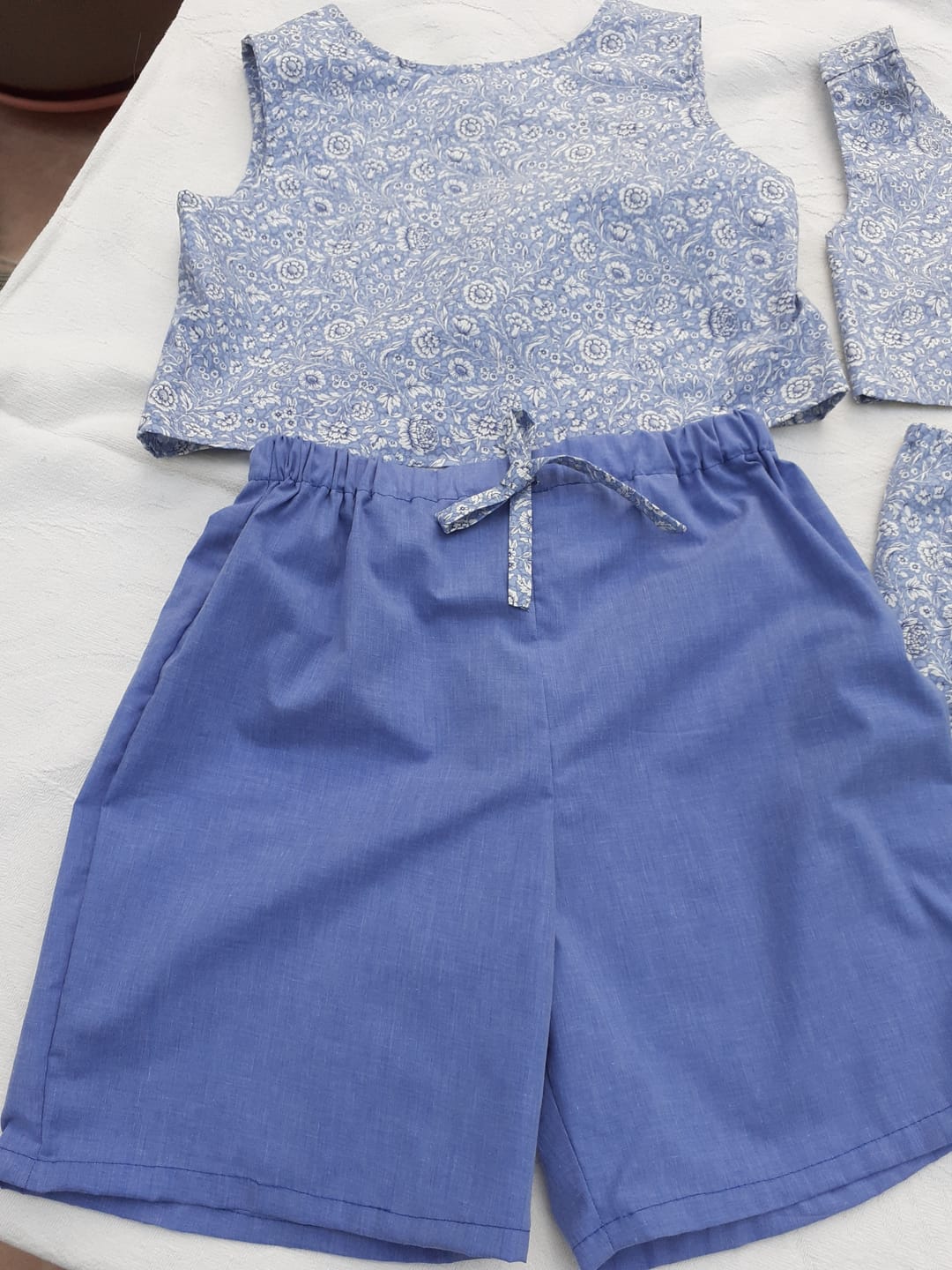 Customer photo review of Elegant Floral Rose & Hubble Cotton Poplin Fabric