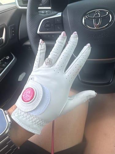 Customer photo review of Lady Classic ForeHer Glove