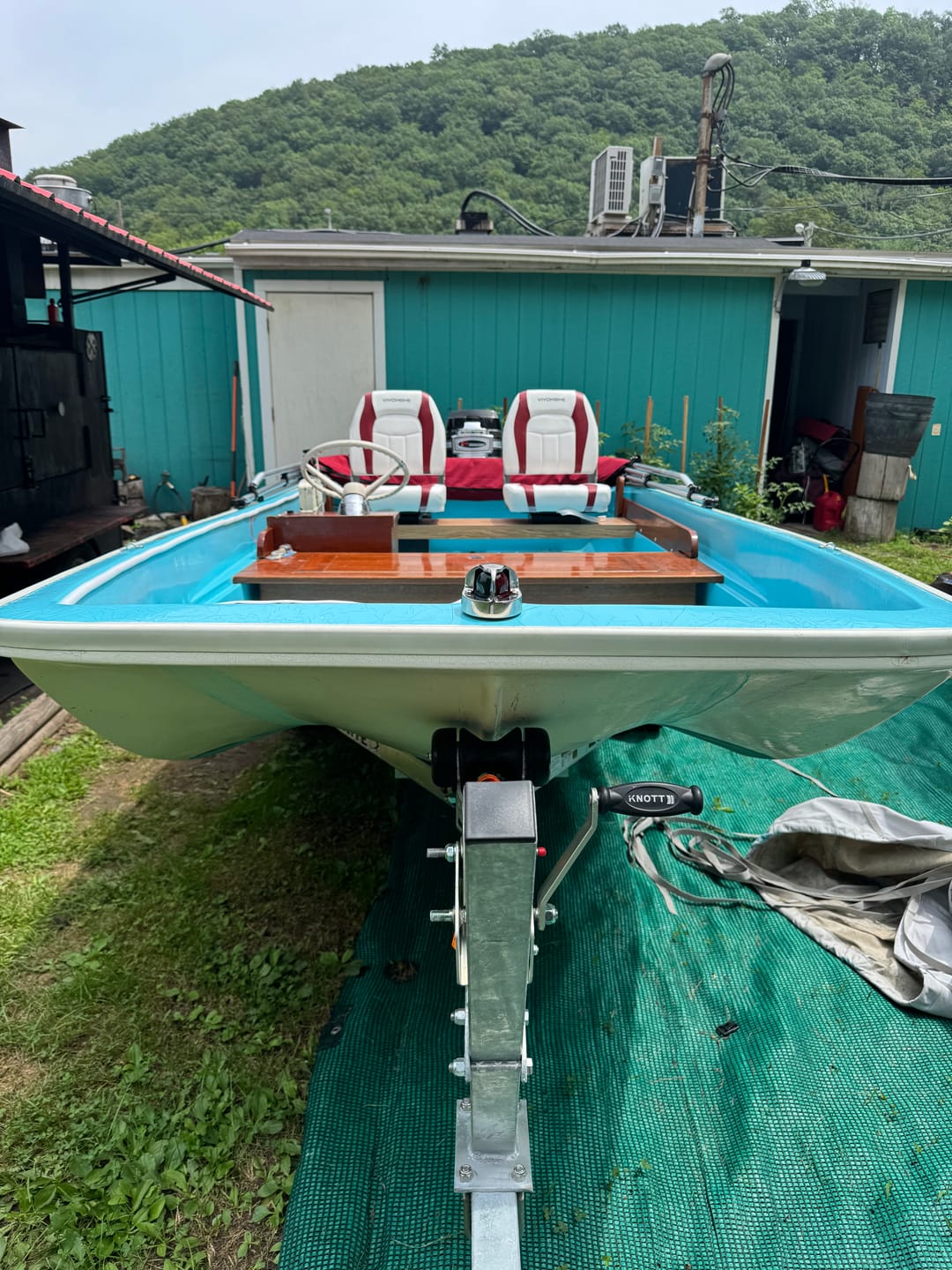 Customer photo review of Boston Whaler Classic Bow Light (1958-1984), Navigation Light (Led) 316 Stainless; *Not Perko*