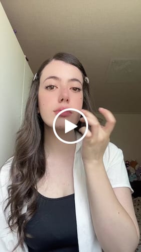 Customer video review of Crema al collagene coreano | Pelle effetto vetro