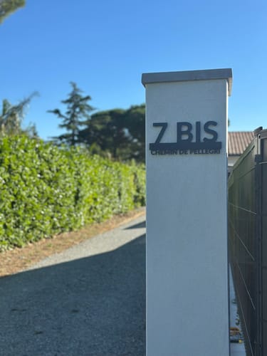 Customer photo review of Numero civico e testo sagomato modello Line 02 Acrilico