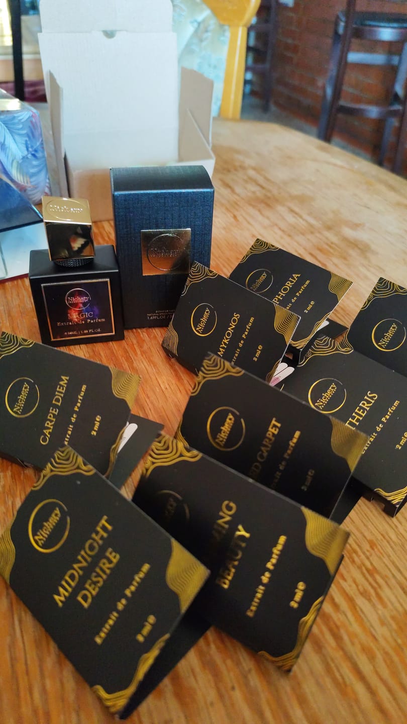 Customer photo review of 6x2 ml Női & Unisex csomag: Charming Beauty-Red Carpet-Botanica-Midnight Desire-Euphoria-Etheris