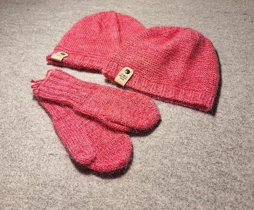 Customer photo review of Personalisierte Labels mit Chicago Screws - Kunstleder-Label mit Schrauben