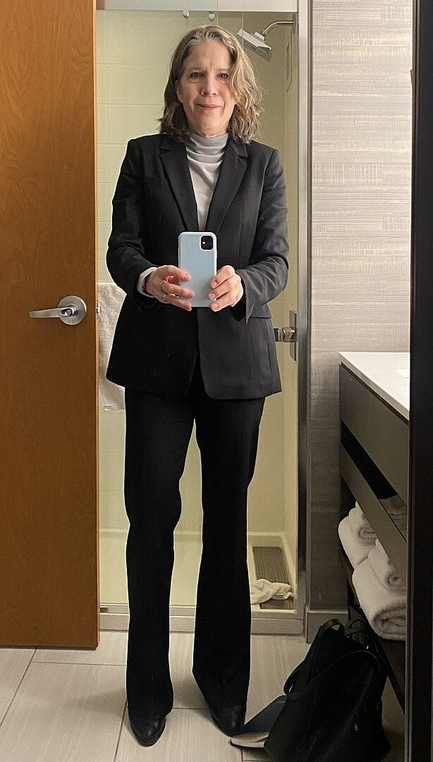 Customer photo review of Yiyan Classic Blazer 1.0 - Wool Twill :: Black