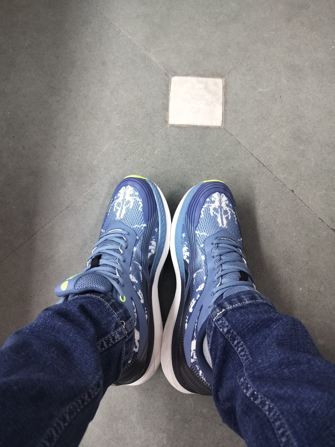 Customer photo review of Bacca Bucci IKATRON – Men's Athleisure Sports Shoes with Dual-Density Sole