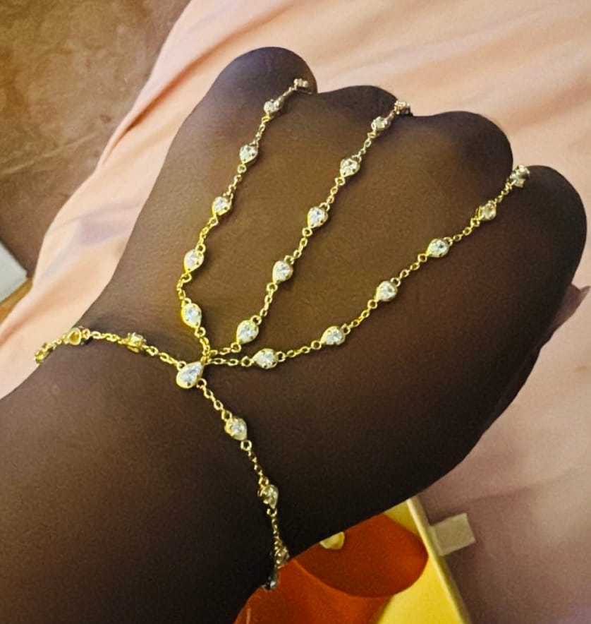 Customer photo review of Samara Hand Chain