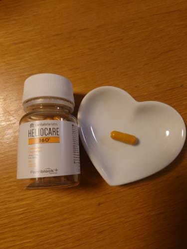 Customer photo review of ヘリオケア360° ORAL（飲む日焼け止め）