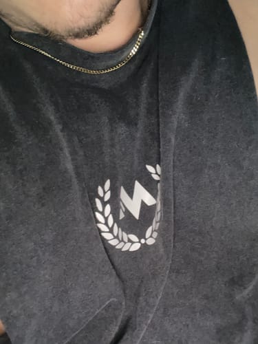 Customer photo review of MENTALITY CREST - BLACK CUT OFF SLEEVELESS