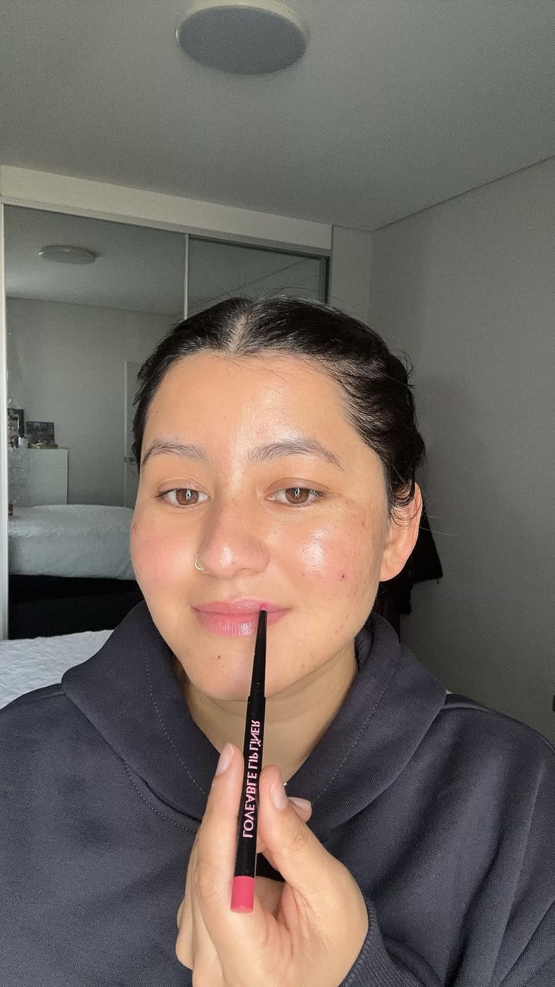 Customer photo review of Soft Silhouette Lip Liner