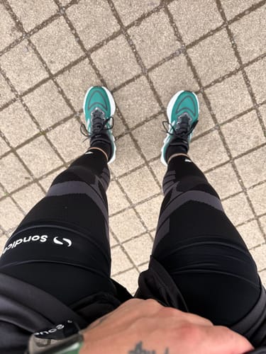 Customer photo review of Compression Sleeves V2 for Knees and Legs