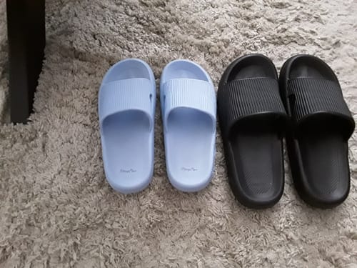 Customer photo review of HappyFlops