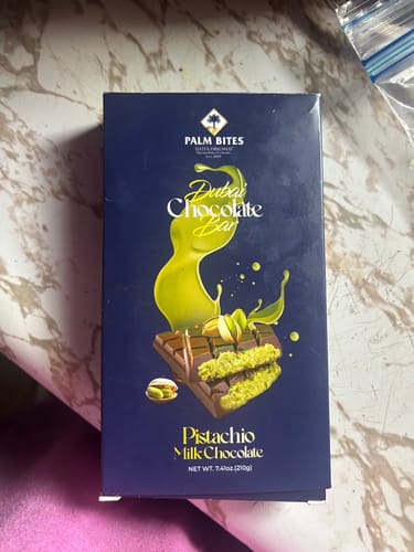 Customer photo review of Dubai Knafeh Pistachio Chocolate Bar