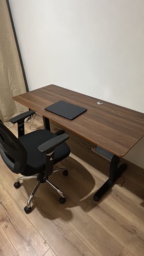 Customer photo review of Escritorio Ajustable Automático 140x60cm Altura regulable