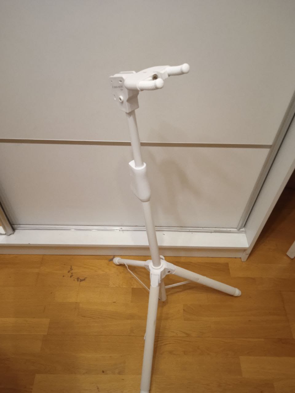 Customer photo review of Adjustable Triple Hanging Guitar Stand