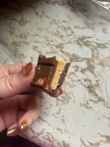 Customer photo review of Dubai Lotus Biscoff Knafeh Chocolate Bar