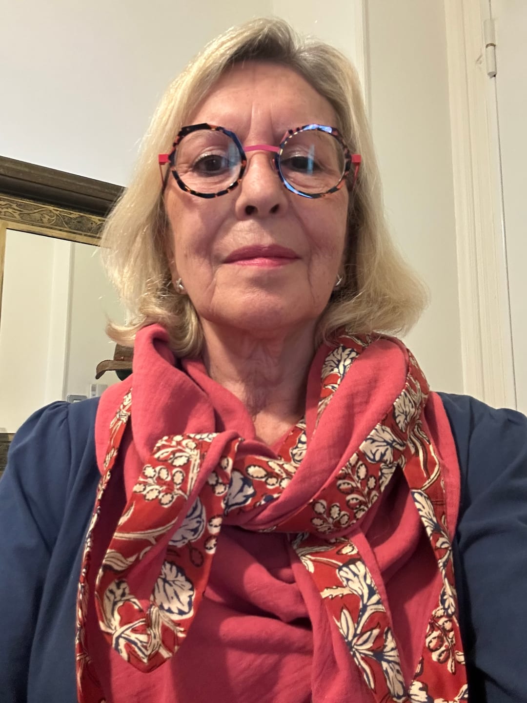 Customer photo review of Le foulard Calista Grenat/Anaya