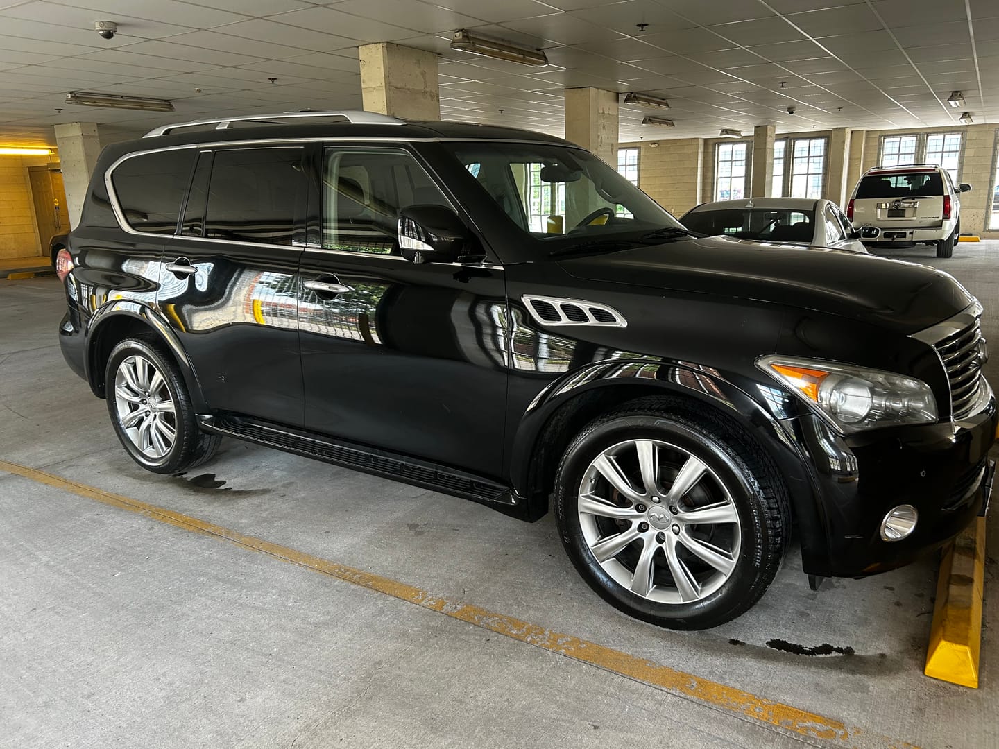 Customer photo review of 2011-2013 Infiniti QX56 with Hydraulic Body Motion Control 4 Wheel Conversion Kit (QX24F)