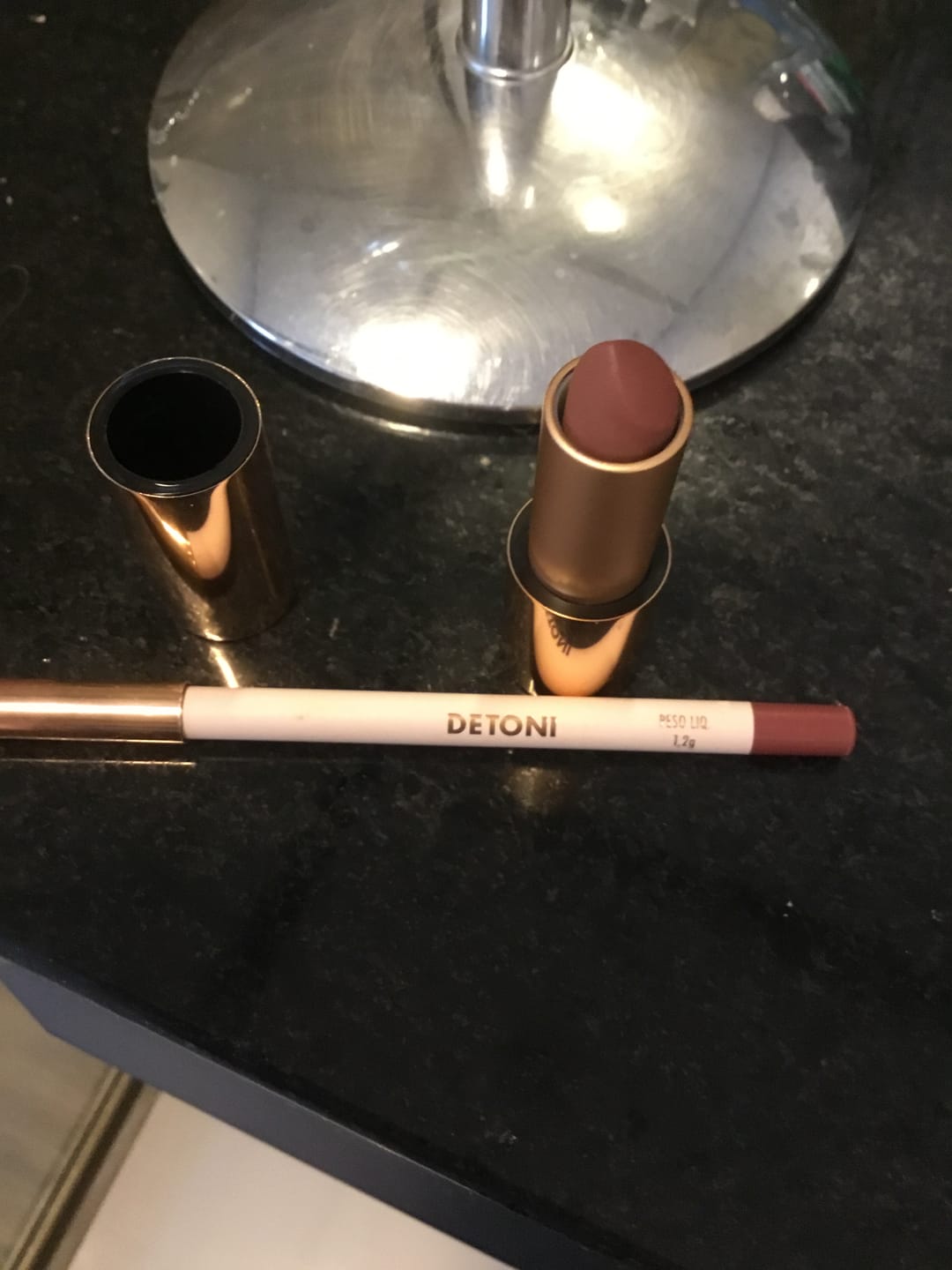 Customer photo review of KIT ICONIC LIPS | 201 MEDIUM ROSE
