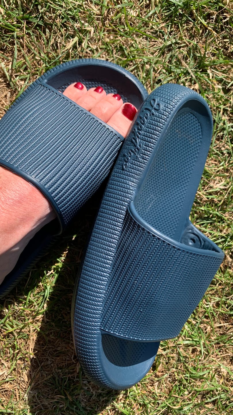 Customer photo review of HappyFlops Nordic Collection