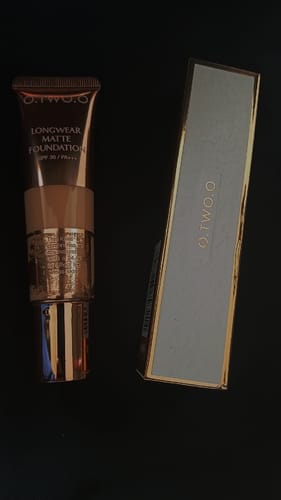 Customer photo review of O.TWO.O ULTRA LONGWEAR MATTE FOUNDATION