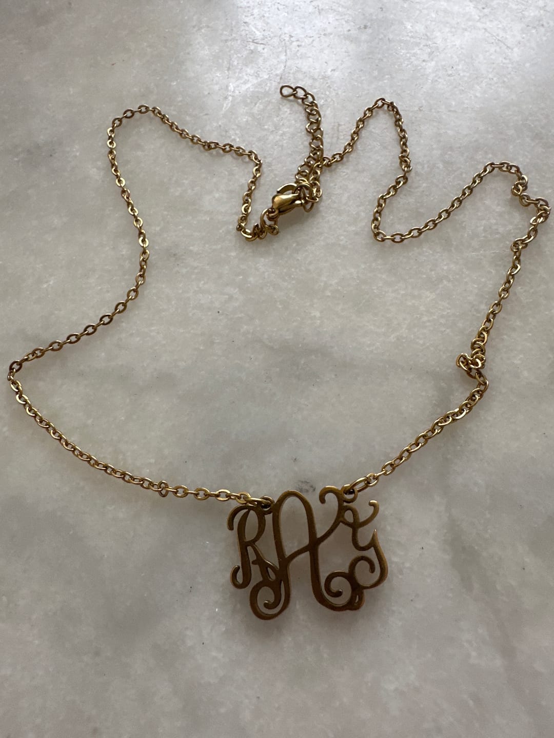 Customer photo review of Pendentif Monogramme Personnalisée