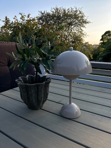 Customer photo review of Bordslampa - Svamplampa Flowerbud - Batteridriven 5000 mAH
