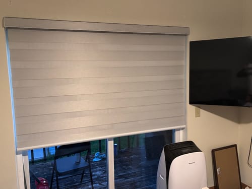 Customer photo review of SmartWings Motorized Zebra Shades 85% Blackout 95mm Ingrid