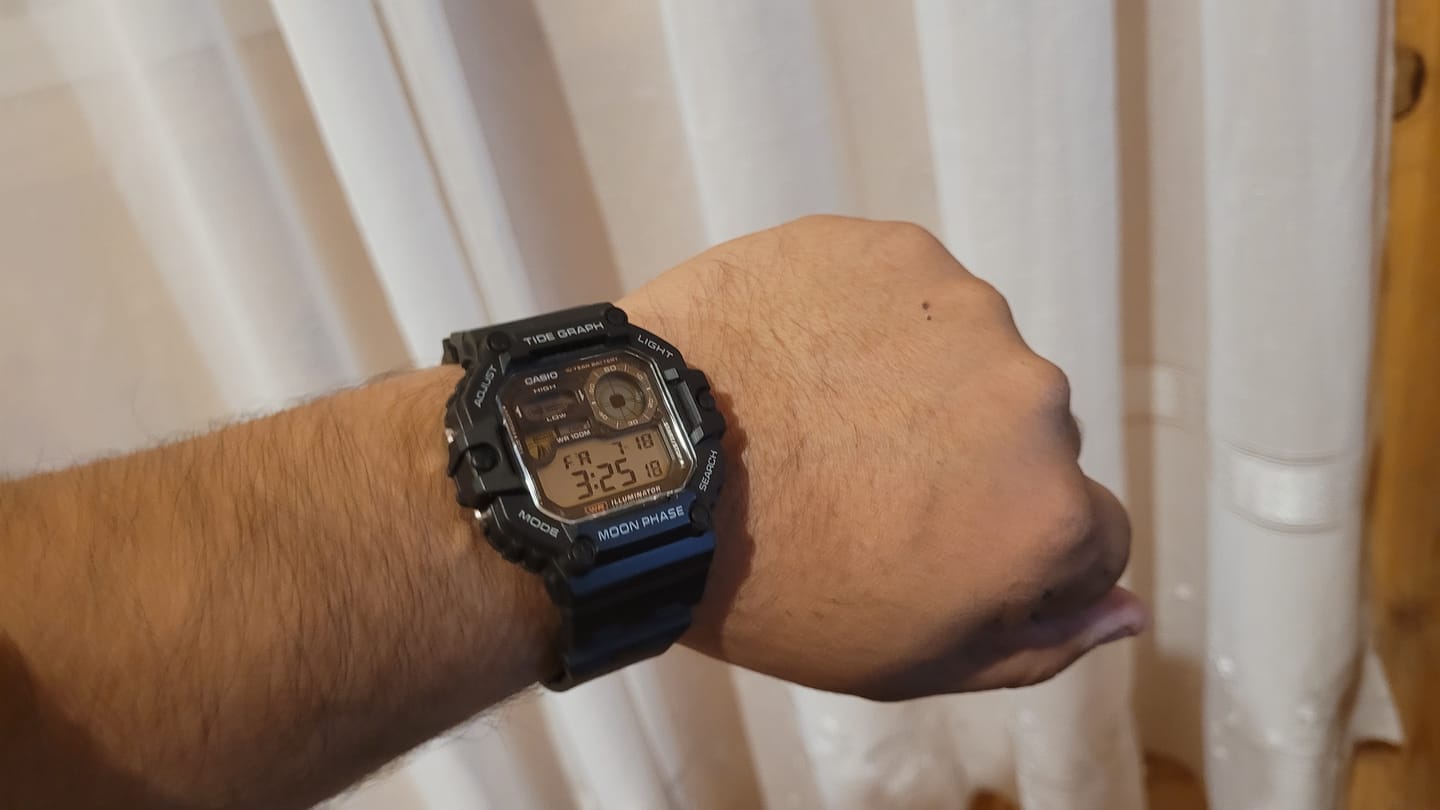 Customer photo review of Reloj Casio Vintage WS-1700H-1AV Tide Graph Moonphase