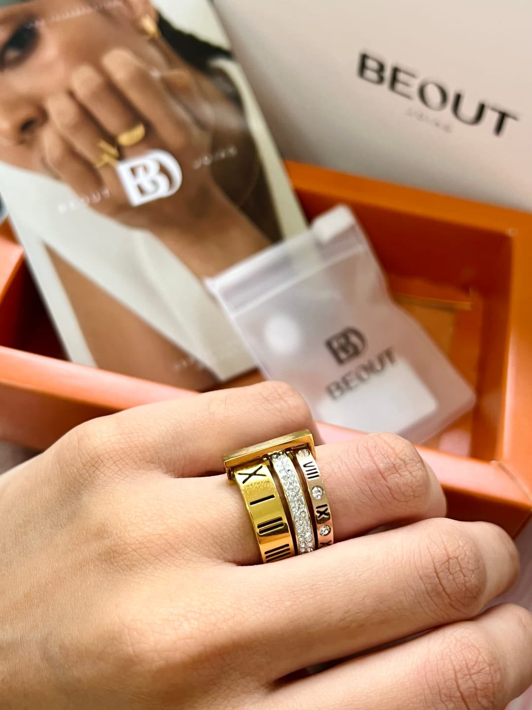 Customer photo review of Anel Triplo Momentos Banhado em Ouro 18k
