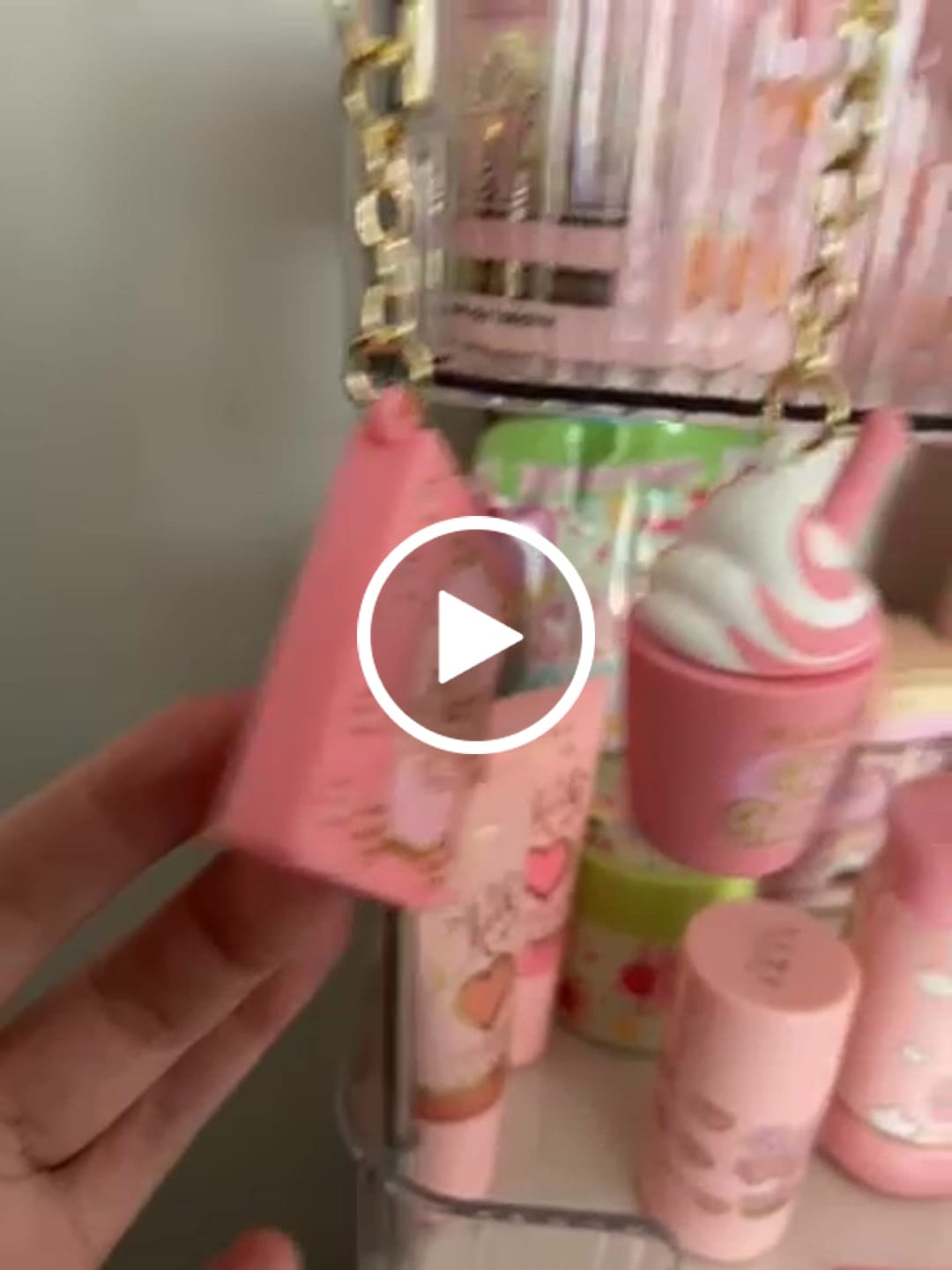 วิดีโอรีวิวจากลูกค้าของ P. Louise You're So Charming Keyring Charms