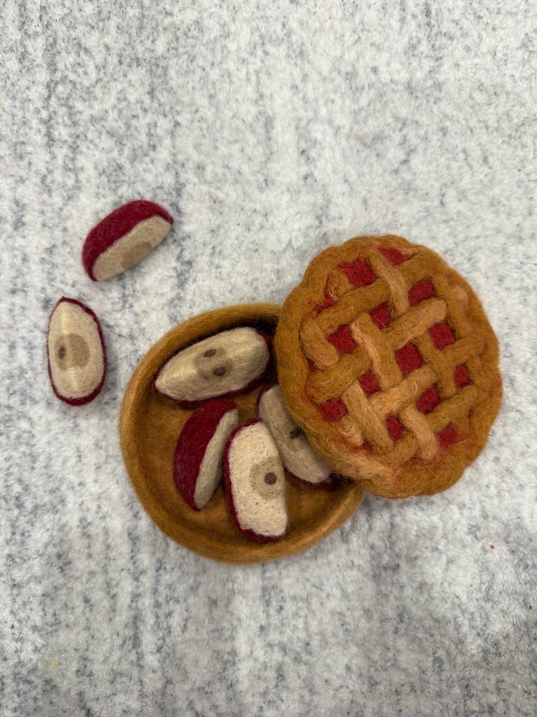Customer photo review of Felt Apple Pie Play Food Set