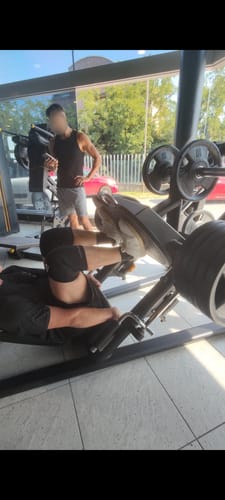 Customer photo review of TRAINING KNEE SLEEVES